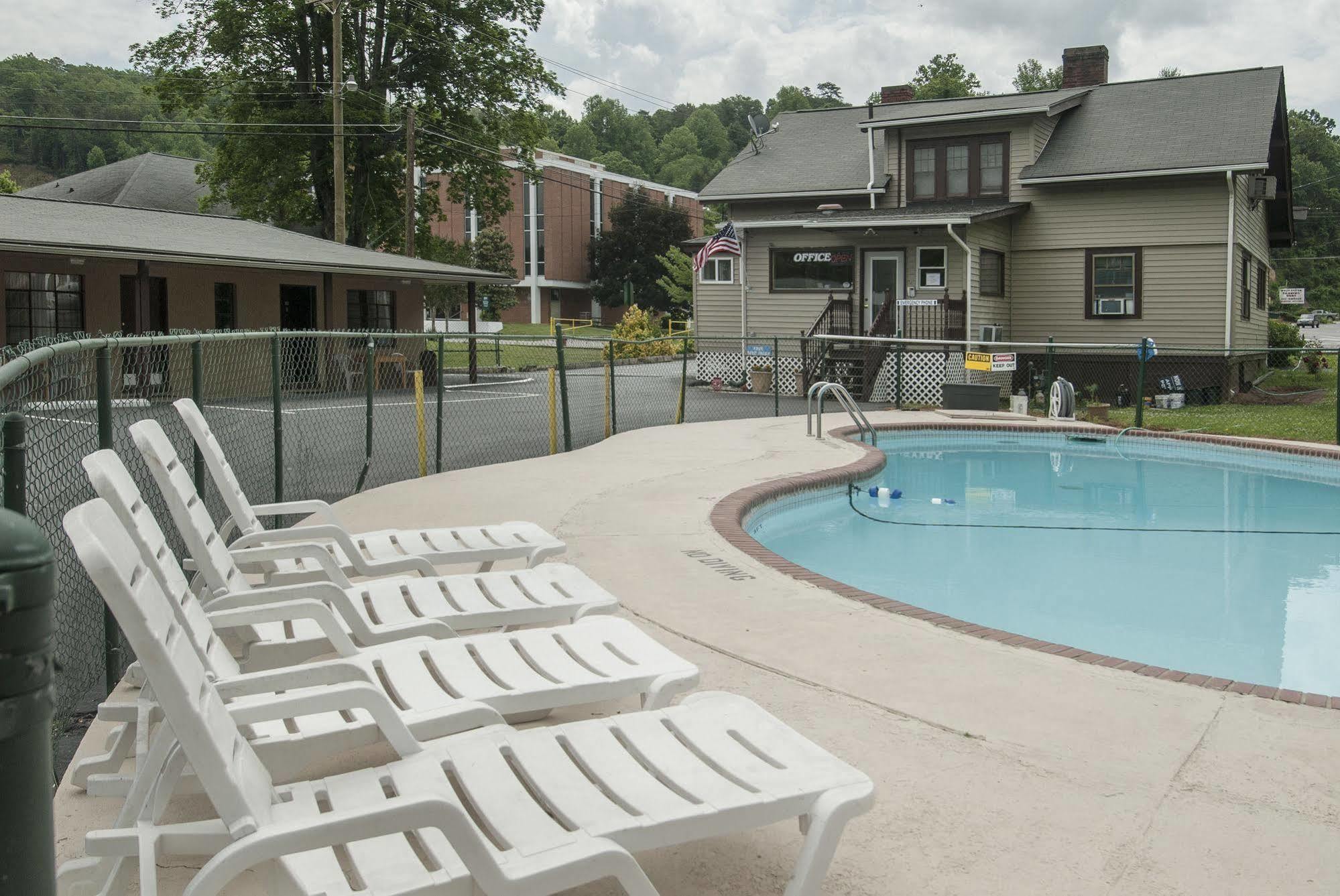 Relax Inn - Bryson City Exterior photo